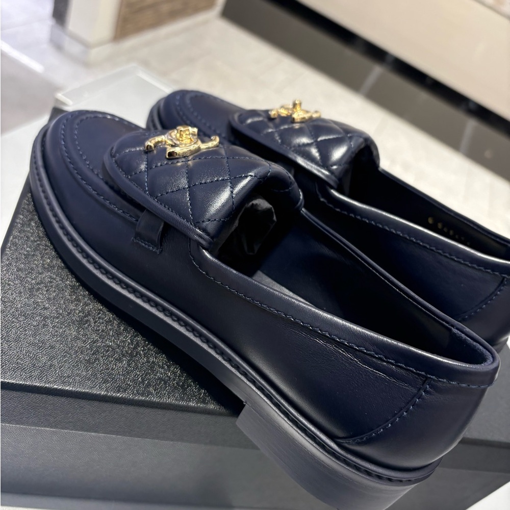 Chanel Navy Blue Loafers for Women - Picture 5 of 7